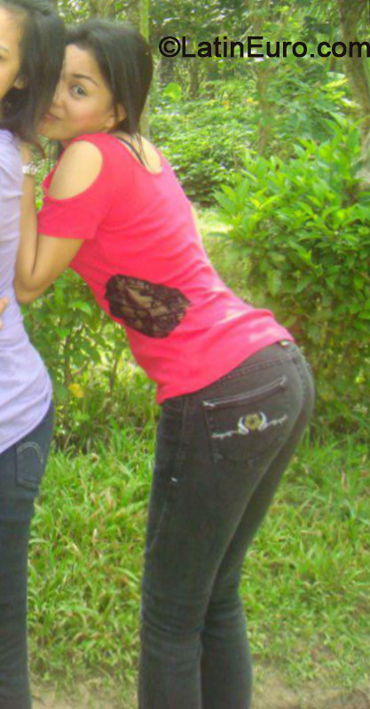 Date this pretty Philippines girl Kaycie from Manila PH674