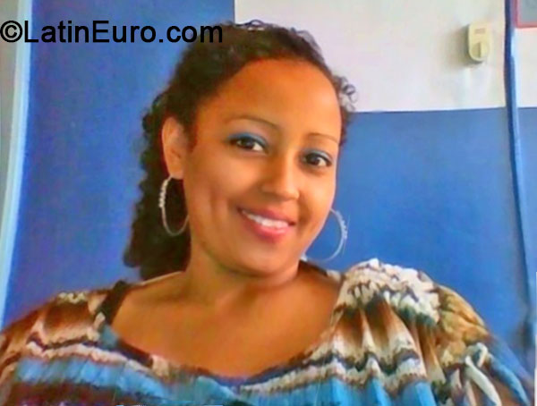 Date this young Honduras girl Ivin from Tegucigalpa HN1180