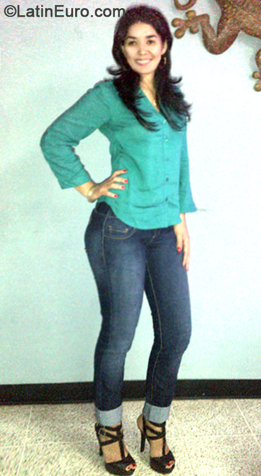 Date this georgeous Honduras girl Yaneth from San Pedro Sula HN1188