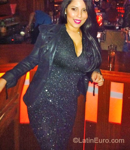 Date this stunning Spain girl Rosa from Barcelona ES320