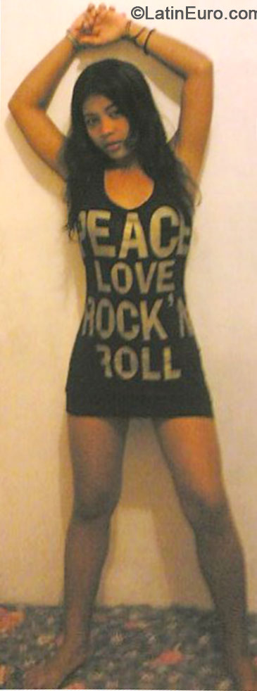 Date this charming Philippines girl Mira from Cebu City PH692