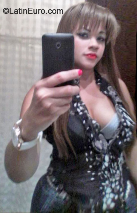 Date this georgeous Dominican Republic girl EMILCY from Santo Domingo DO56540