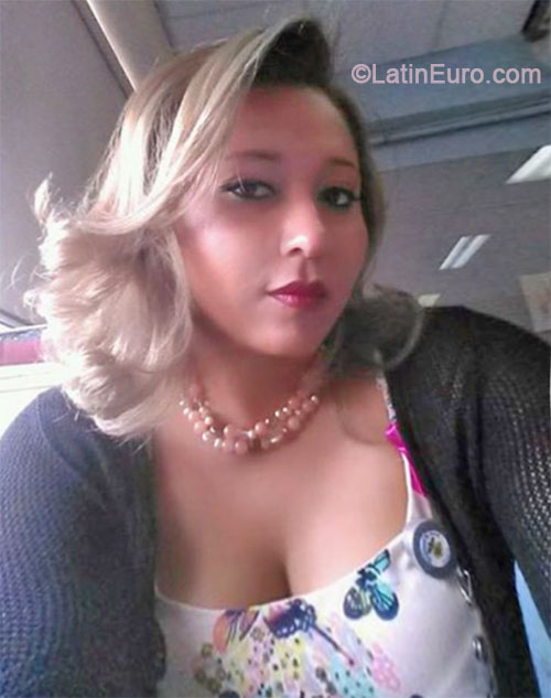 Date this georgeous Honduras girl Isis from Tegucigalpa HN1201