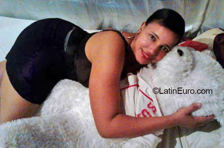Date this fun Dominican Republic girl Bianny from Bonao DO20251