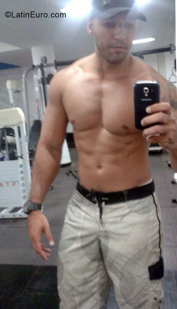 Date this nice looking Brazil man Fabio from Vitoria BR9121