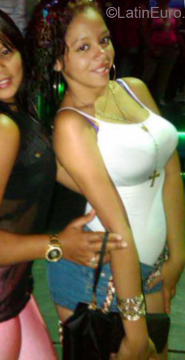 Date this stunning Dominican Republic girl Amarfy from Bonao DO20726