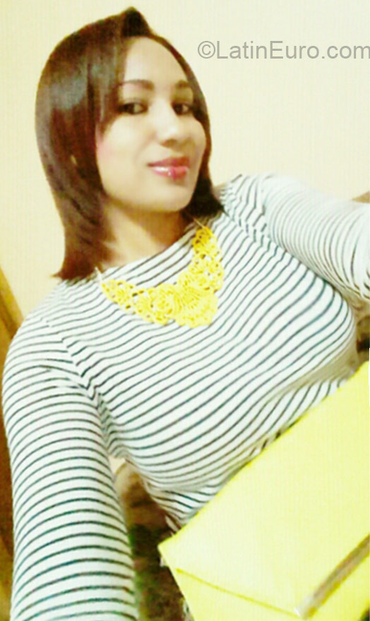 Date this delightful Honduras girl Alina from La Ceiba HN1393
