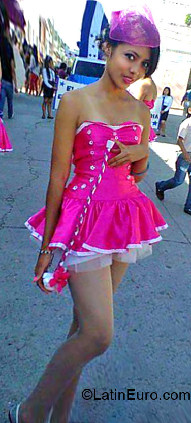 Date this attractive Honduras girl Heydie from Lapaz HN1408