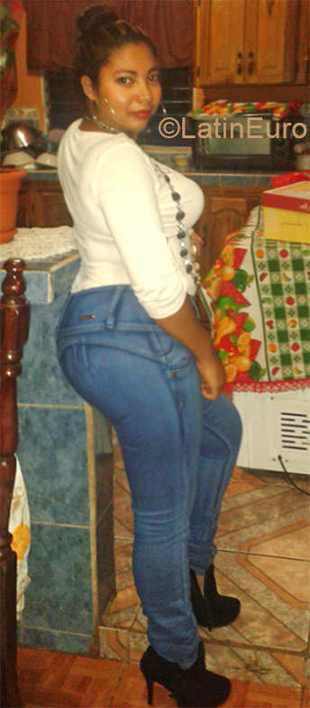 Date this hot Honduras girl Diano from La Ceiba HN1411