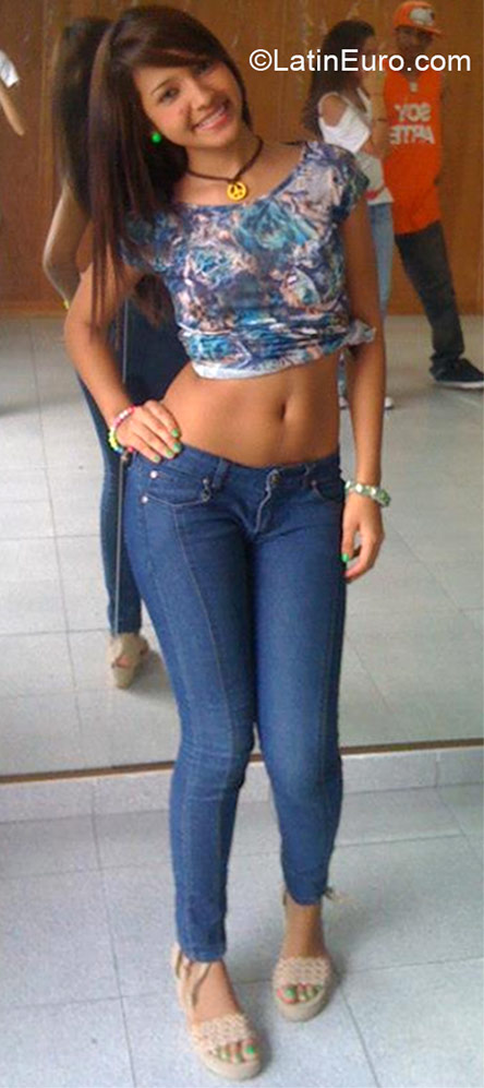 Date this young Spain girl Daniela from Madrid ES303