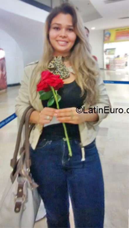 Date this tall Brazil girl Audi from Brasilia BR9224