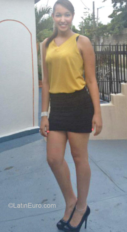 Date this passionate Dominican Republic girl Maireny from Bonao DO21351