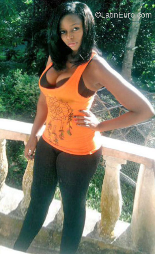 Date this sultry Jamaica girl Sue from Montego Bay JM1956