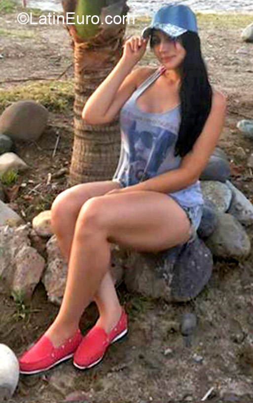 Date this beautiful Honduras girl Kary from San Pedro Sula HN1463