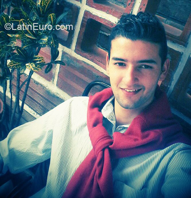 Date this hot Colombia man Andres from Medellin CO17077