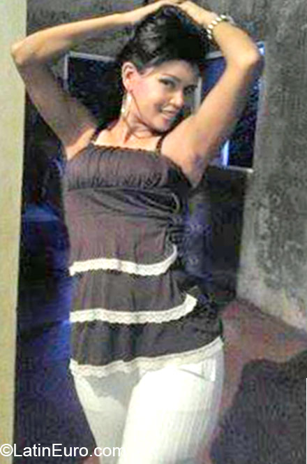 Date this hard body Dominican Republic girl Alexandra from Bonao DO21678