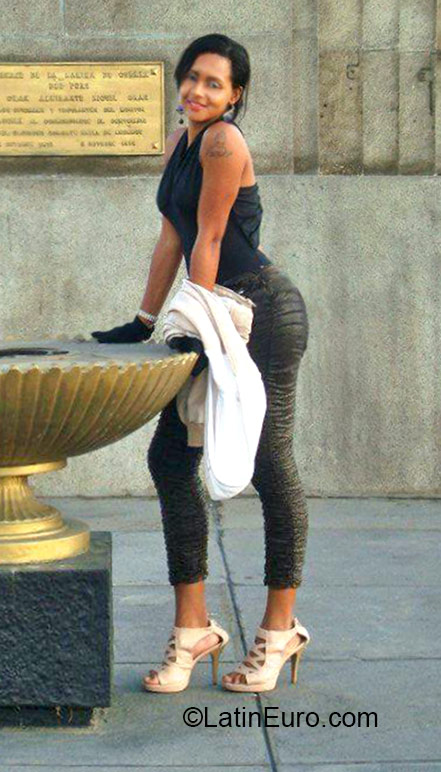 Date this sensual Brazil girl Luana from Recife BR9309