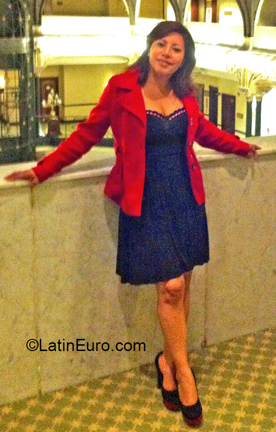 Date this voluptuous Mexico girl Mary from Mexico City MX1422