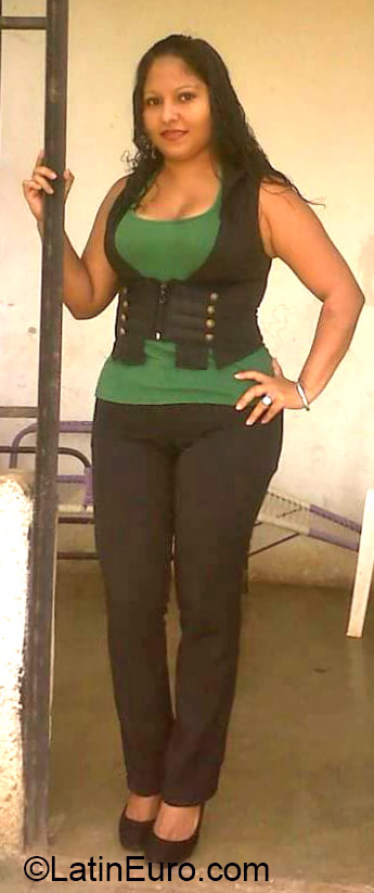 Date this nice looking Honduras girl Cinthya from Catacamas olancho HN1562