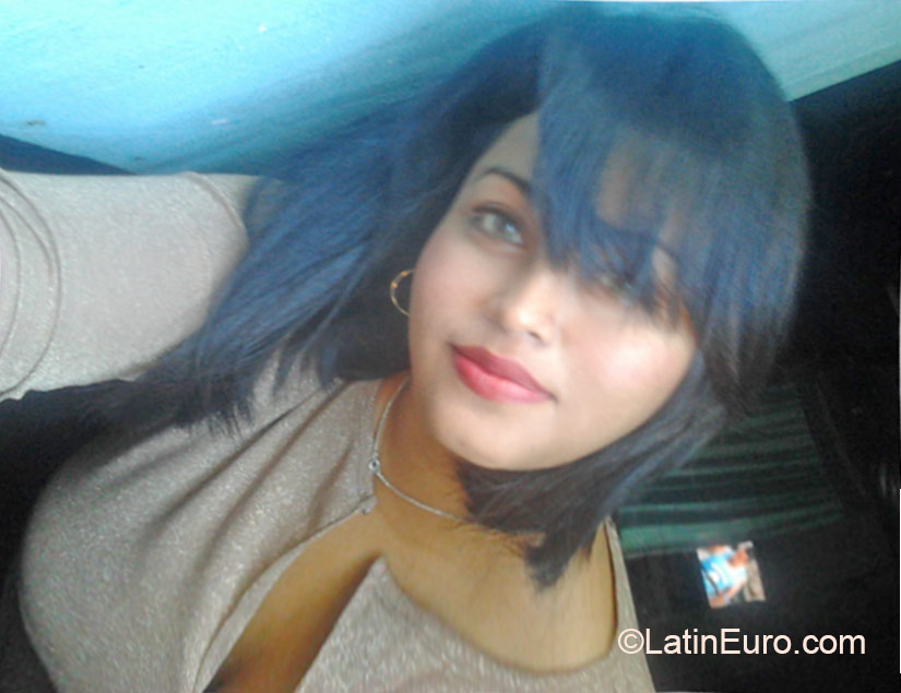 Date this charming Honduras girl Yoli from Tegucigalpa HN1577