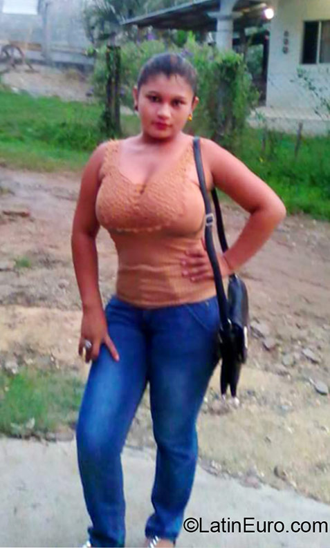 Date this delightful Honduras girl Claudia from Tegucigalpa HN1593
