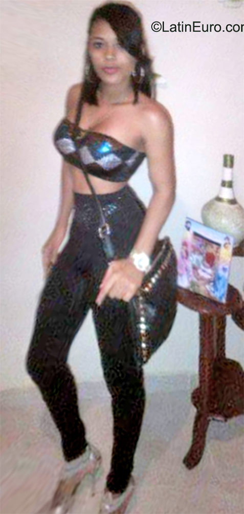 Date this delightful Dominican Republic girl Leidy from San Francisco de Macoris DO22845