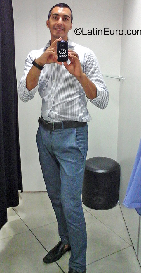 Date this attractive Brazil man Adelar from Tres Passos BR9414