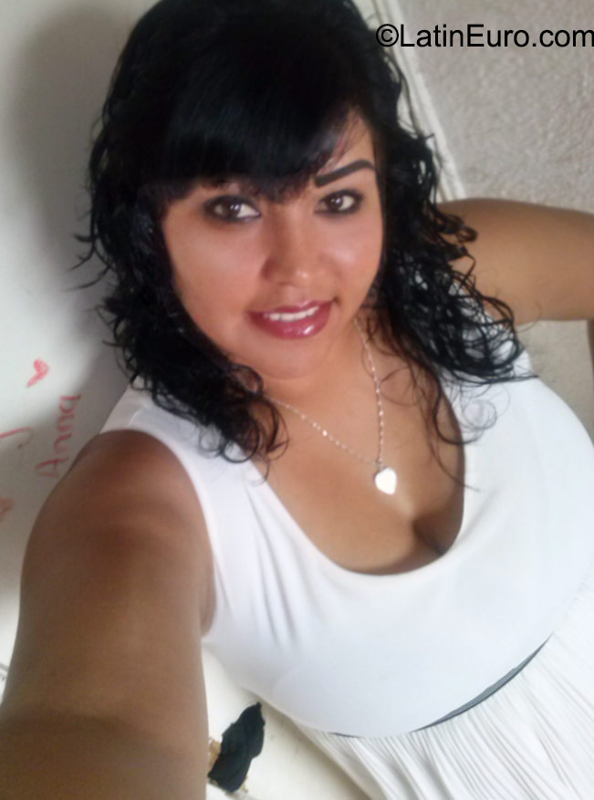 Date this cute Mexico girl Maria from Ensenada MX1447