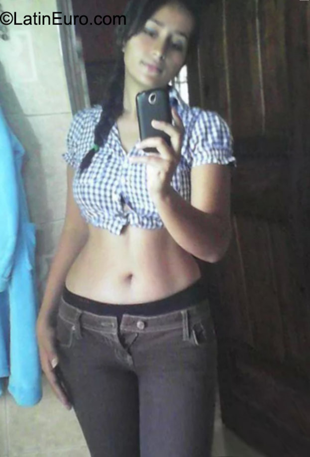 Date this delightful Honduras girl Mileidy from El Progreso HN1664