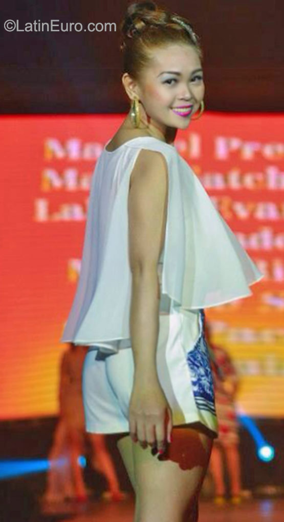 Date this pretty Philippines girl Geraldine from Cagayan De Oro City PH822