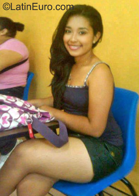 Date this gorgeous Panama girl Nicole from Panama City PA706