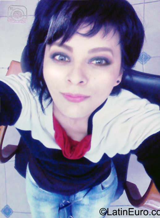 Date this voluptuous Mexico girl Lia from Mexico City MX1457