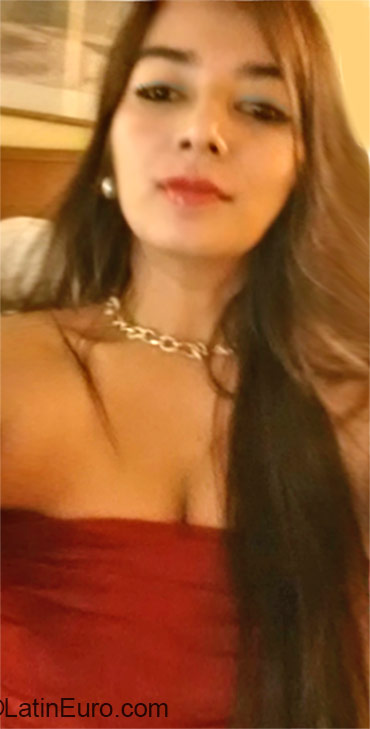 Date this stunning Honduras girl Isabella from Tegucigalpa HN1843