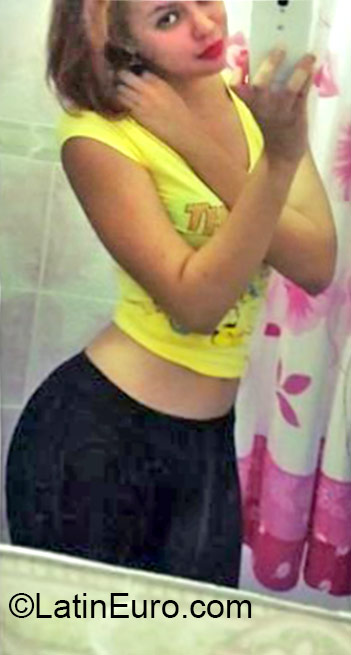 Date this foxy Dominican Republic girl Zoranllily from Higuey DO24233