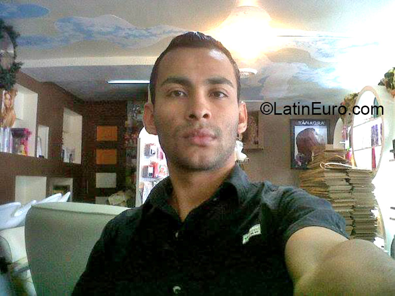 Date this passionate Panama man Omar from Panama City PA796