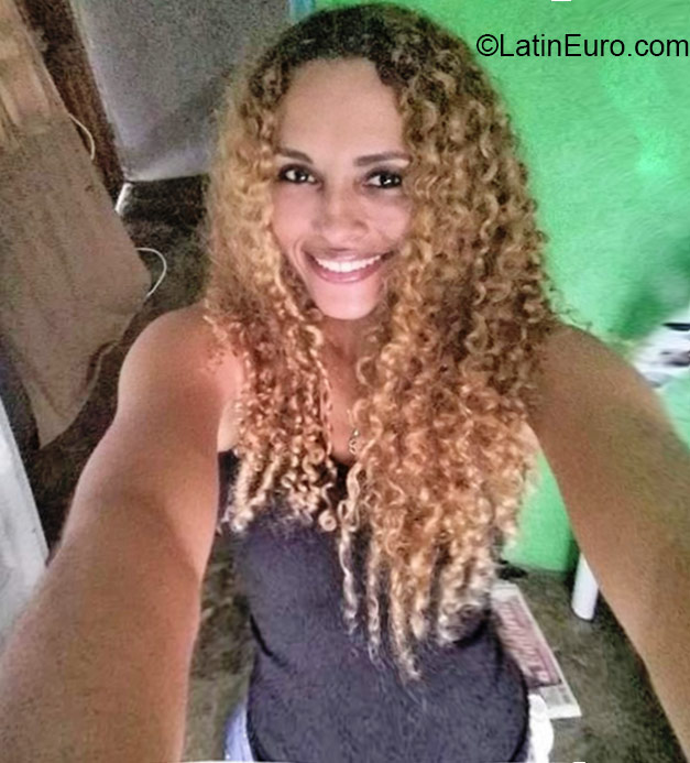 Date this happy Panama girl Esther from Panama PA799