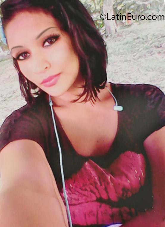 Date this gorgeous Honduras girl Yosi from Tegucigalpa HN1965