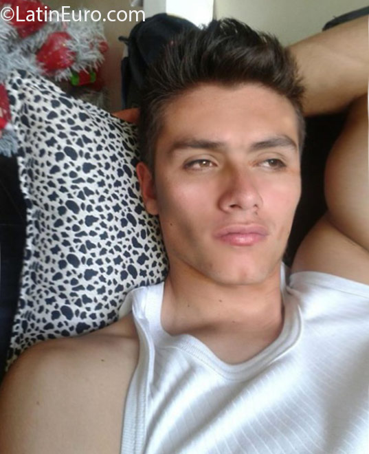 Date this delightful Colombia man Jonathan from Bogota CO18623