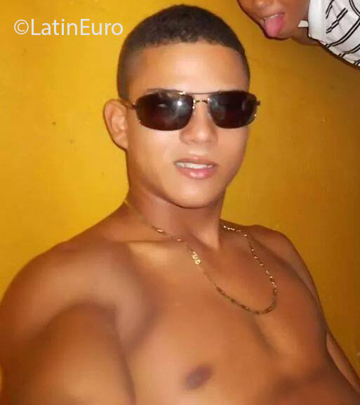 Date this georgeous Colombia man Javier from Barranquilla CO18696