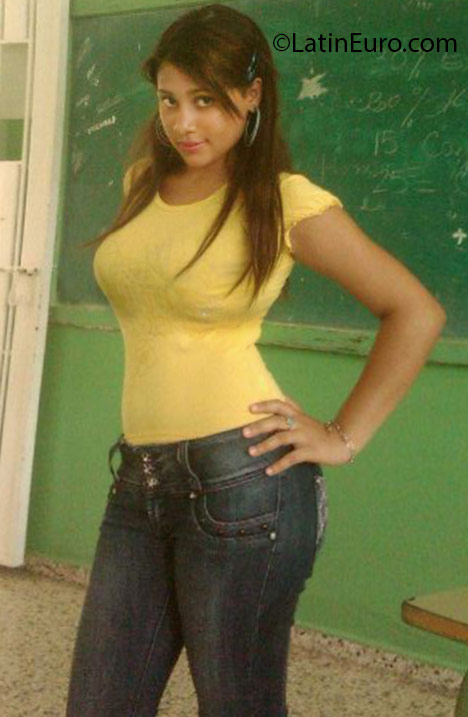Date this passionate Dominican Republic girl Corima from Higuey DO25085
