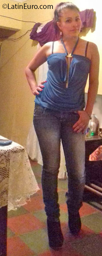 Date this charming Honduras girl Adia from Siguatepeque HN2048