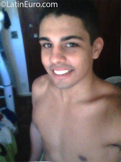 Date this beautiful Brazil man Tom from Vitoria BR9607