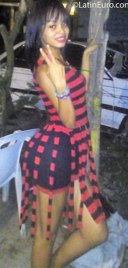 Date this gorgeous Dominican Republic girl Pequenita from Bonao DO25213