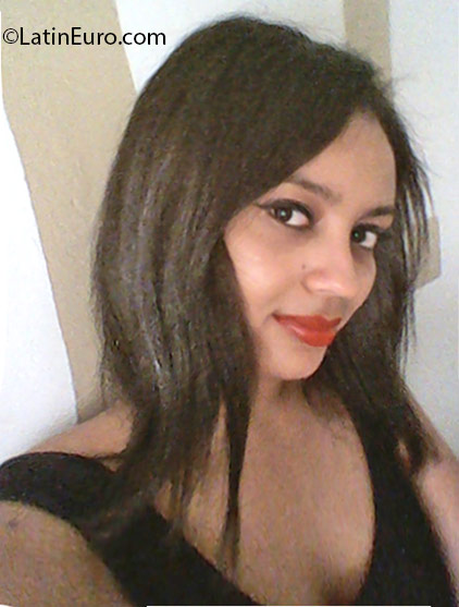 Date this exotic Honduras girl Stefeny from Puerto Cortes HN2159