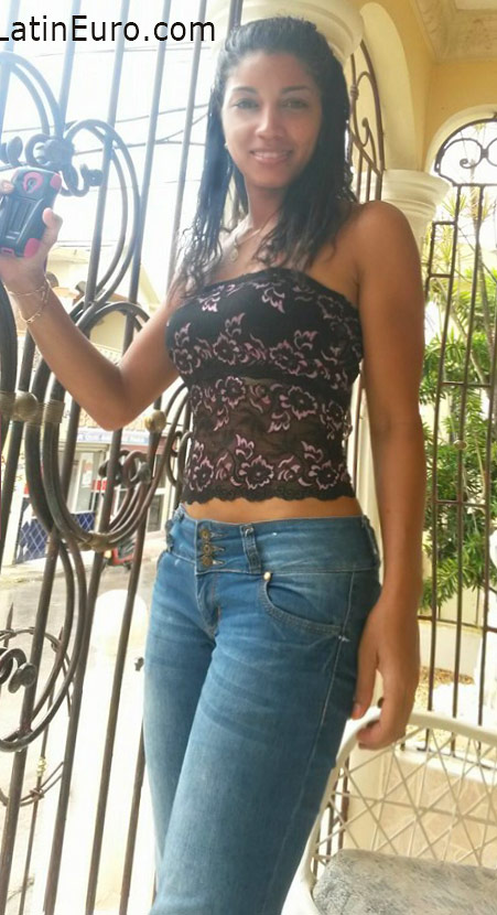 Date this voluptuous Dominican Republic girl Angela from Higuey DO26038