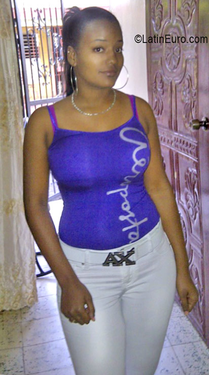 Date this sensual Dominican Republic girl Mariela from San Francisco De Macoris DO26246