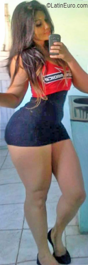 Date this happy Brazil girl Drika from Recife BR9737
