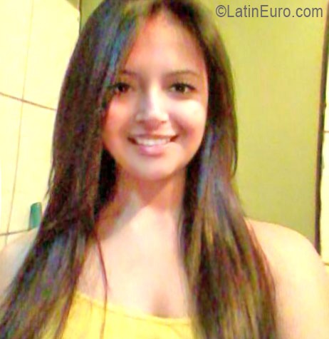 Date this cute Honduras girl Saydi from Tegucigalpa HN2243