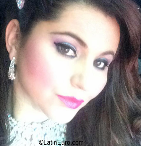 Date this nice looking Honduras girl Yesika from Tegucigalpa HN2257