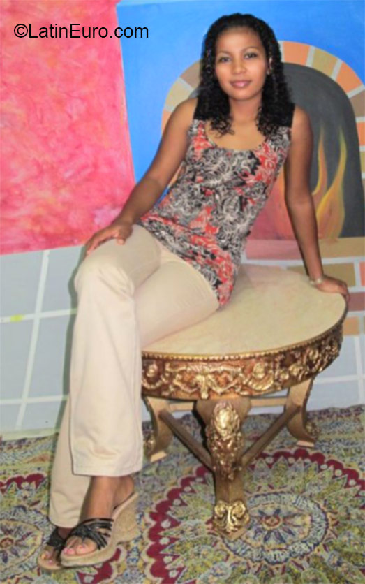 Date this nice looking Honduras girl Eileen from Tocoa HN2283